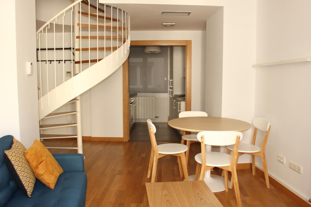 Aloha Apartamentos Pamplona Værelse billede